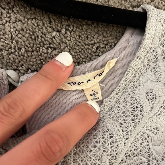 - Tea and rose small gray dress - Picture 2 of 5